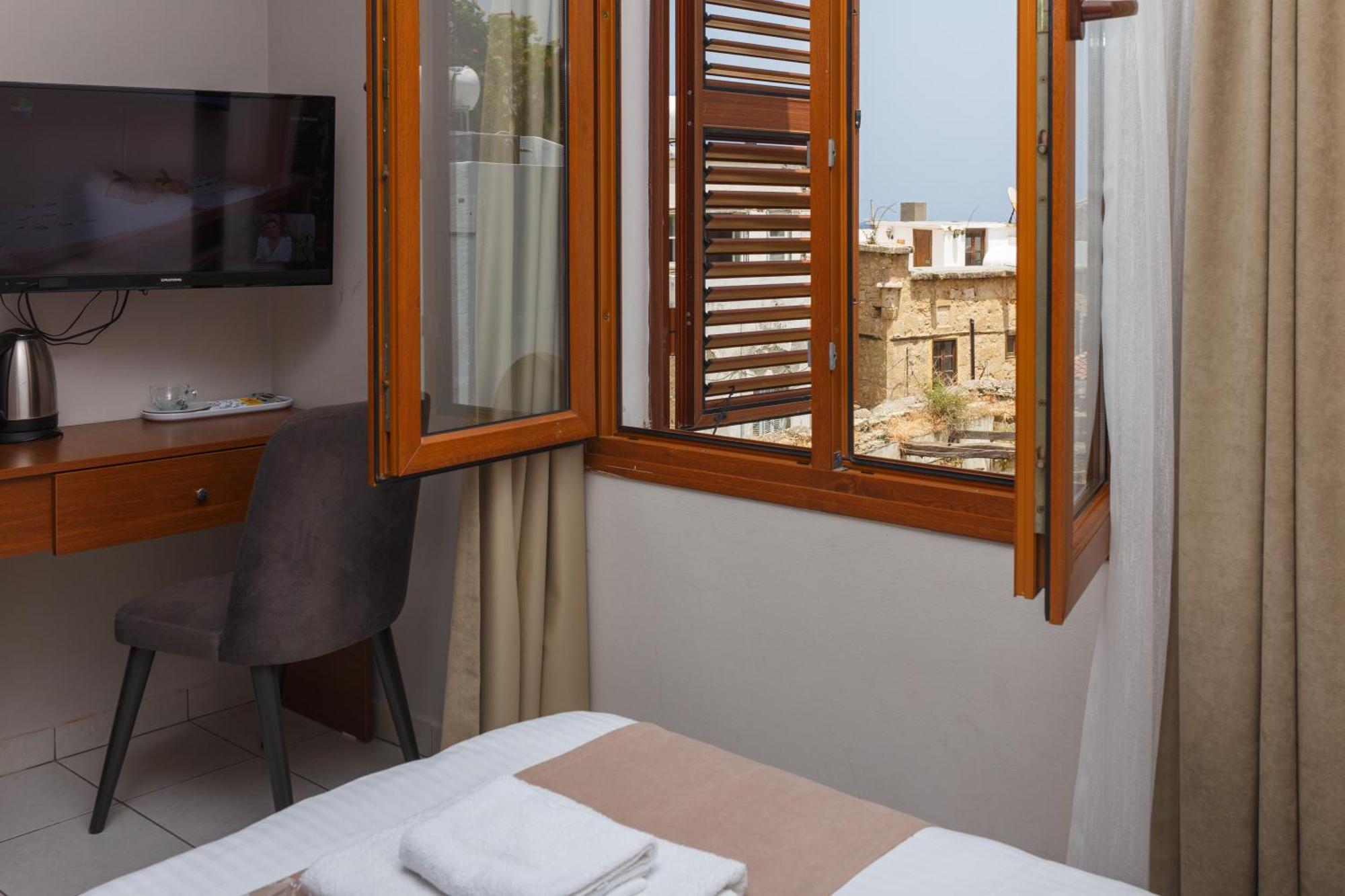 Homelike Guest House Kyrenia  Habitación foto